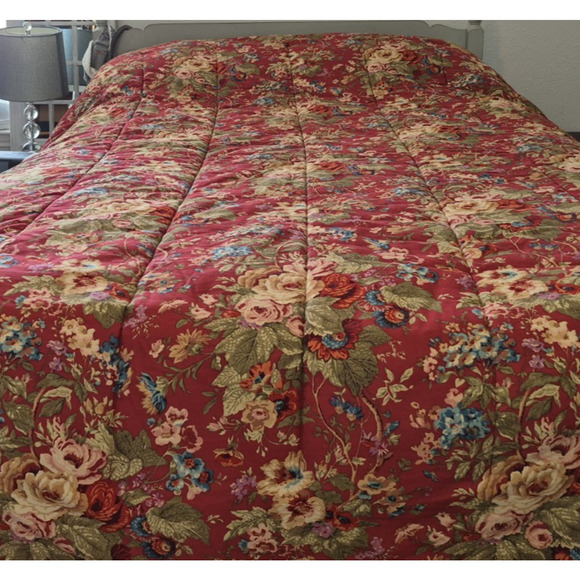 Chaps Ralph Lauren Summerton Red Floral Houndstooth Reversible Queen Comforter - Picture 1 of 6